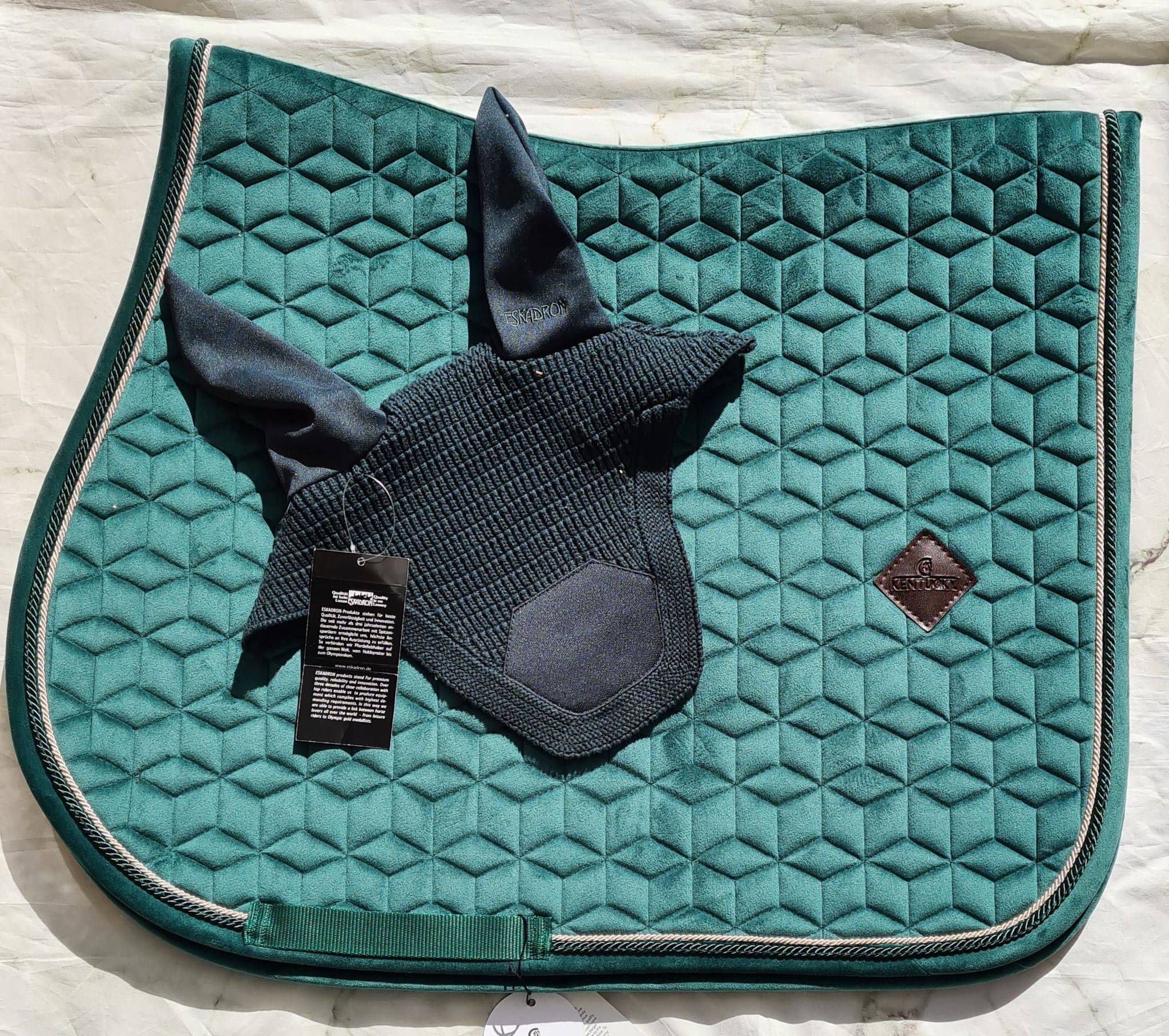 MIXED Velvet Kentucky rug and Eskadron hat - Fir