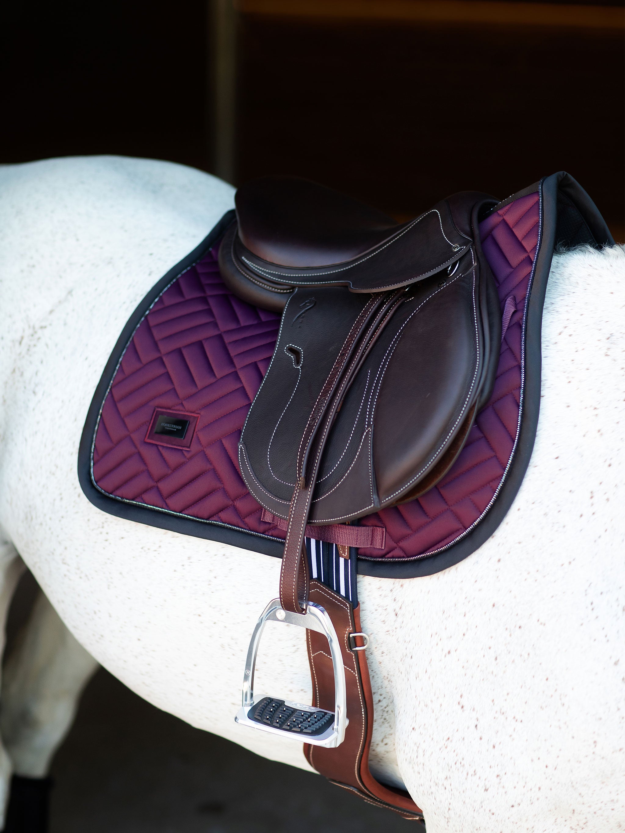 Tapis de selle Modern Purple Night MIXTE - Equestrian Stockholm