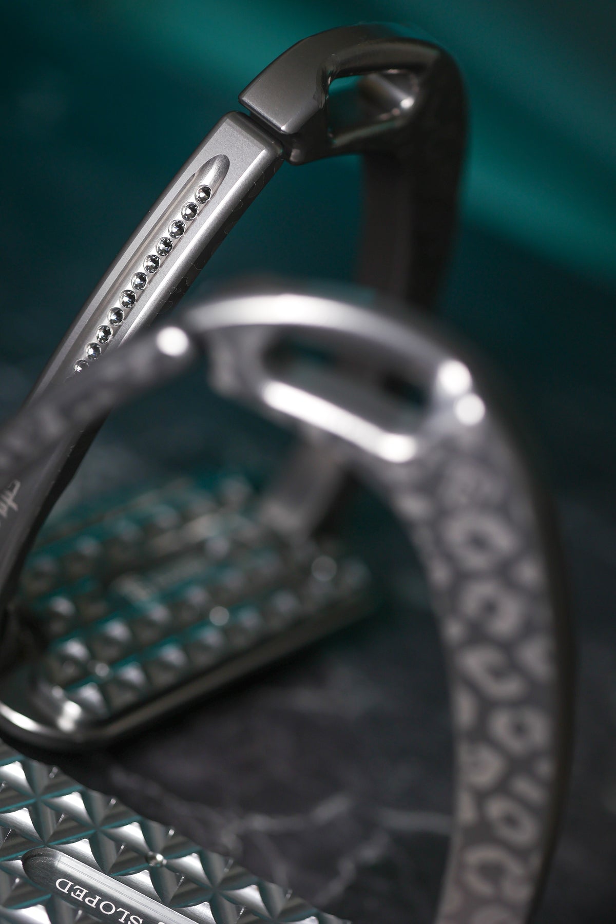 Etriers Untamed Leopard edition limitée Gris clair Swarovski - Tech Stirrup