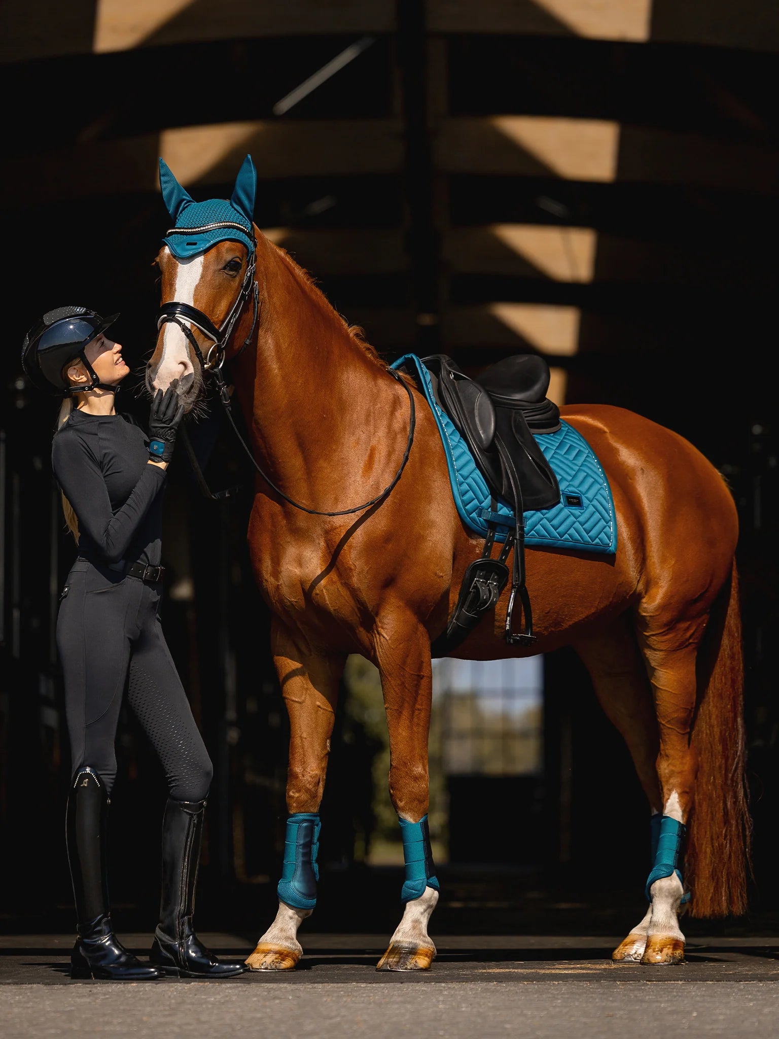 Tapis de selle Modern Teal Blue DRESSAGE - Equestrian Stockholm