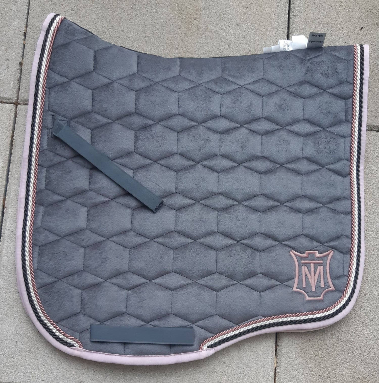 Mattes Eurofit rug - Gray velvet with pink edge 