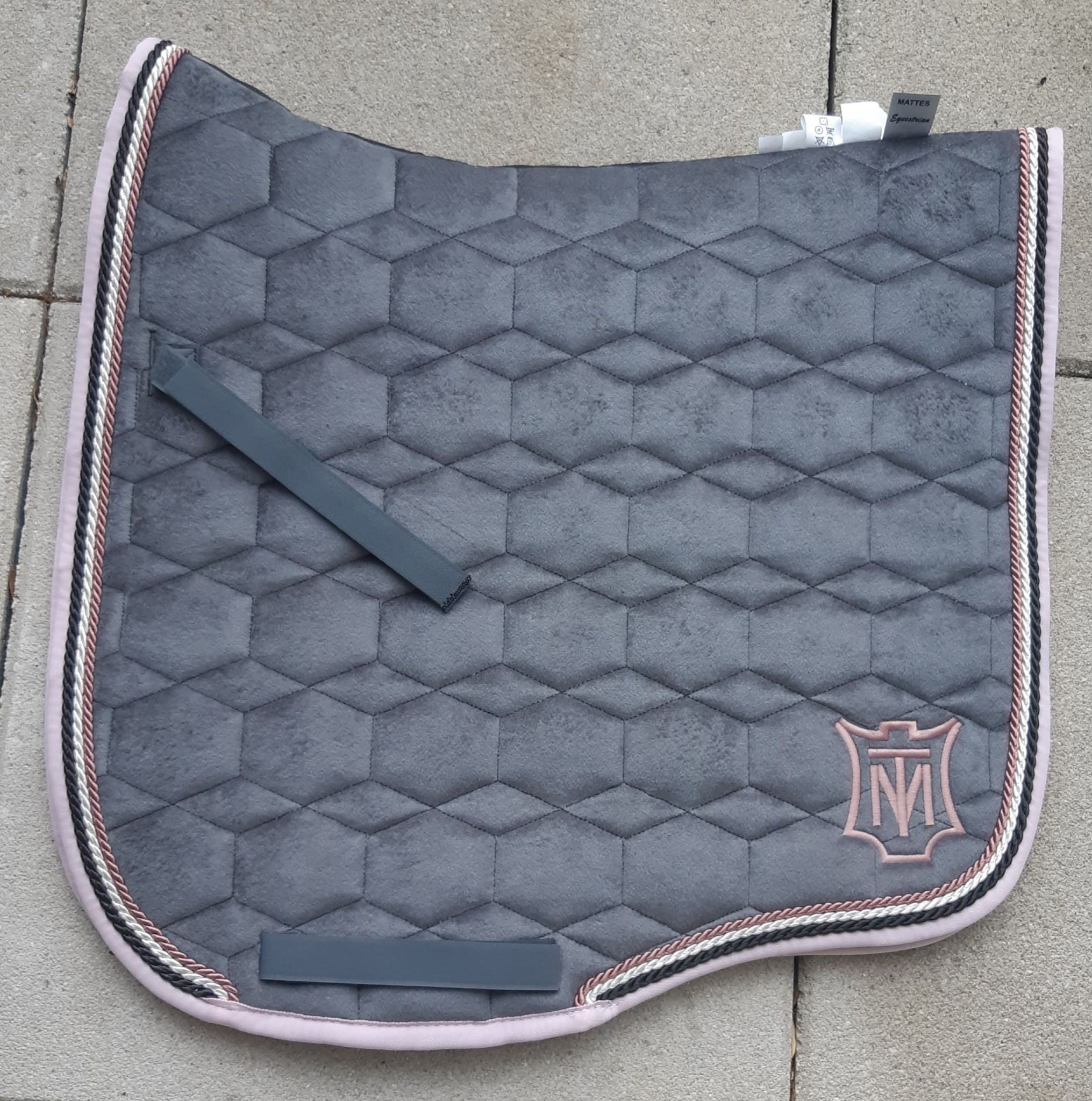 Mattes Eurofit rug - Gray velvet with pink edge 