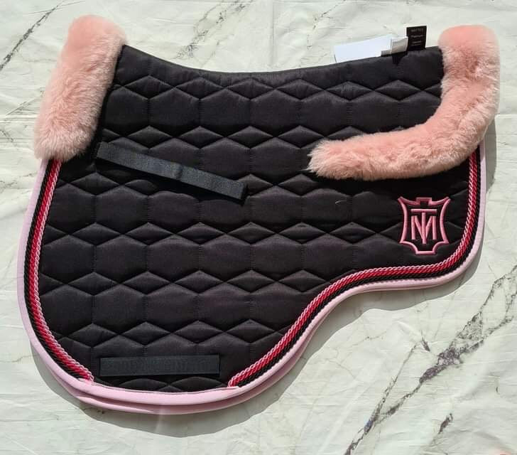 Tapis Eurofit Noir satiné bord rose - Mattes