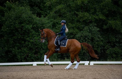 Tapis de selle Midnight white Edge - Equestrian Stockholm