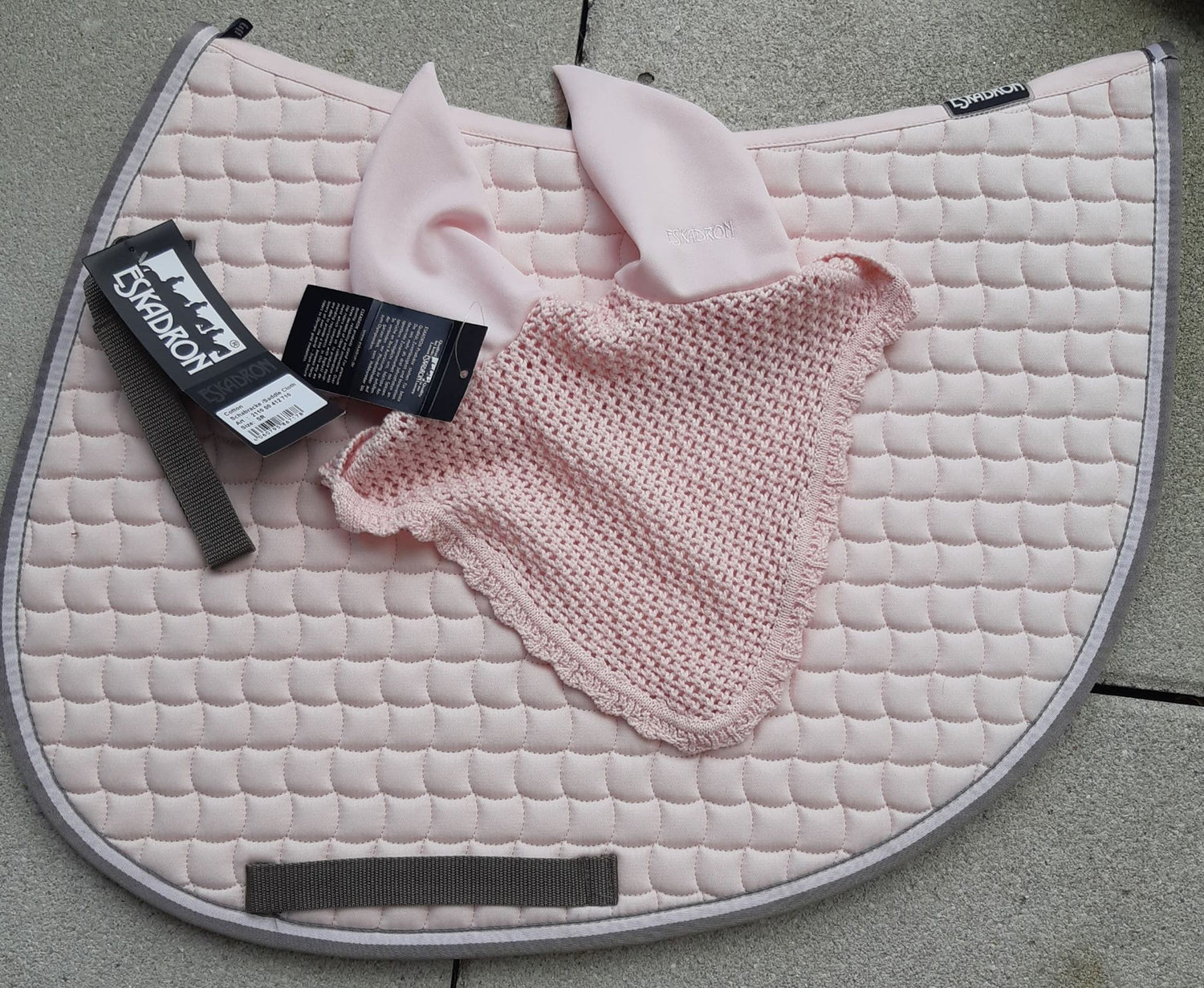 GOUTTE Cotton rug and Eskadron hat - Powder pink