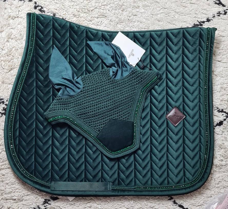 MIXED Velvet Pearl rug and Kentucky hat - FIR GREEN
