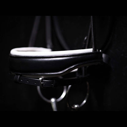 Anatomical black noseband lined in white - SD Design