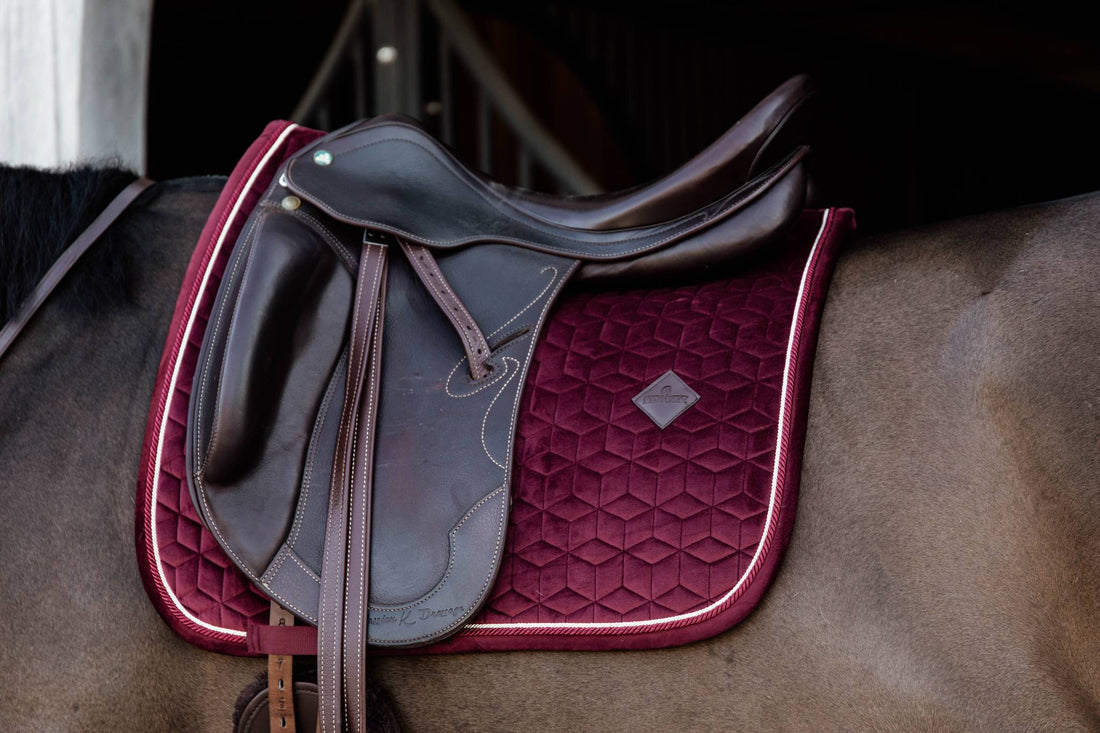 Burgundy Velvet Rug - Kentucky