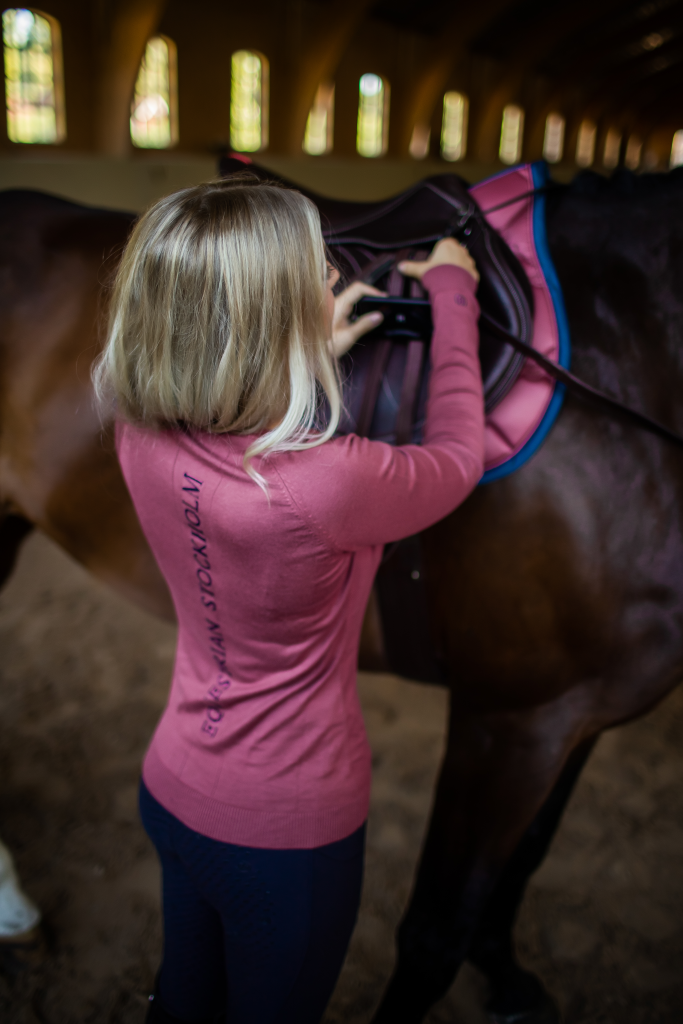 Pull col rond Knitted Timeless Rose  - Equestrian Stockholm