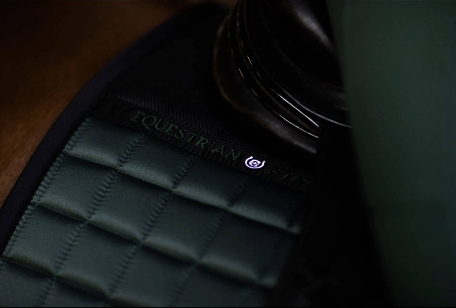 Tapis de selle Sportive Sycamore Green DRESSAGE - Equestrian Stockholm