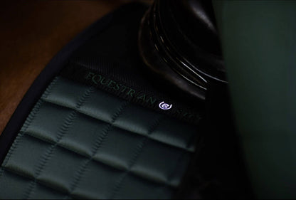Tapis de selle Sportive Sycamore Green DRESSAGE - Equestrian Stockholm