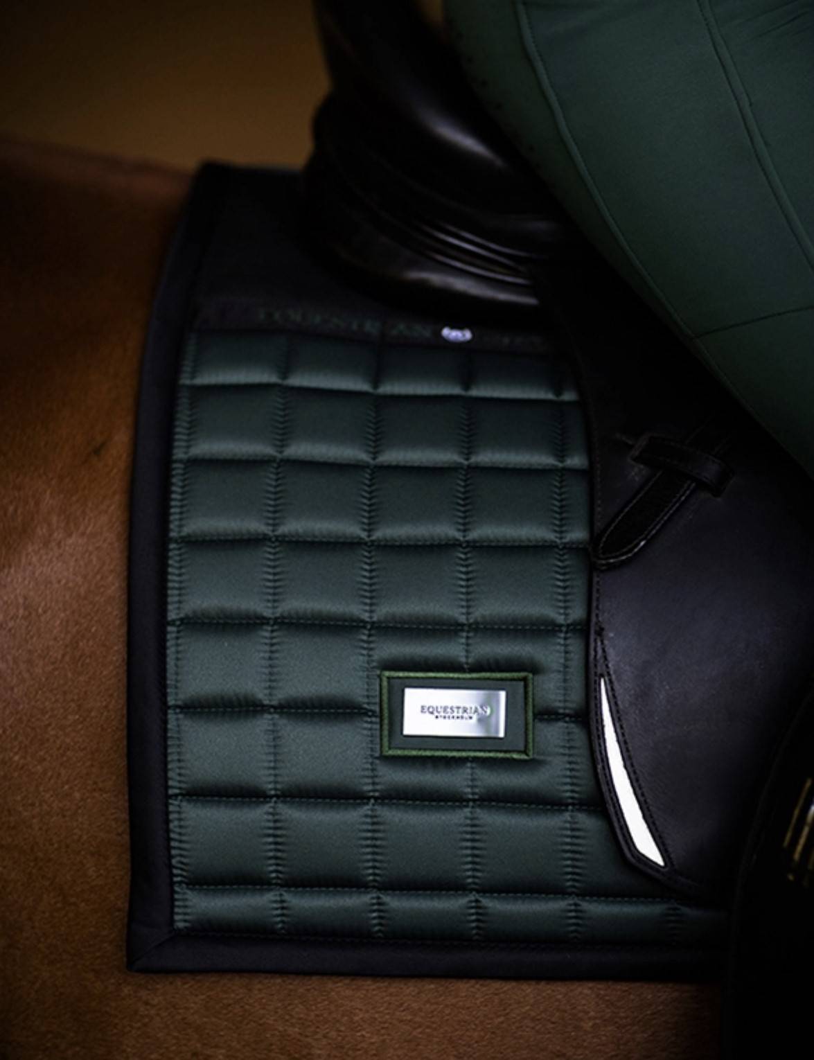 Tapis de selle Sportive Sycamore Green DRESSAGE - Equestrian Stockholm