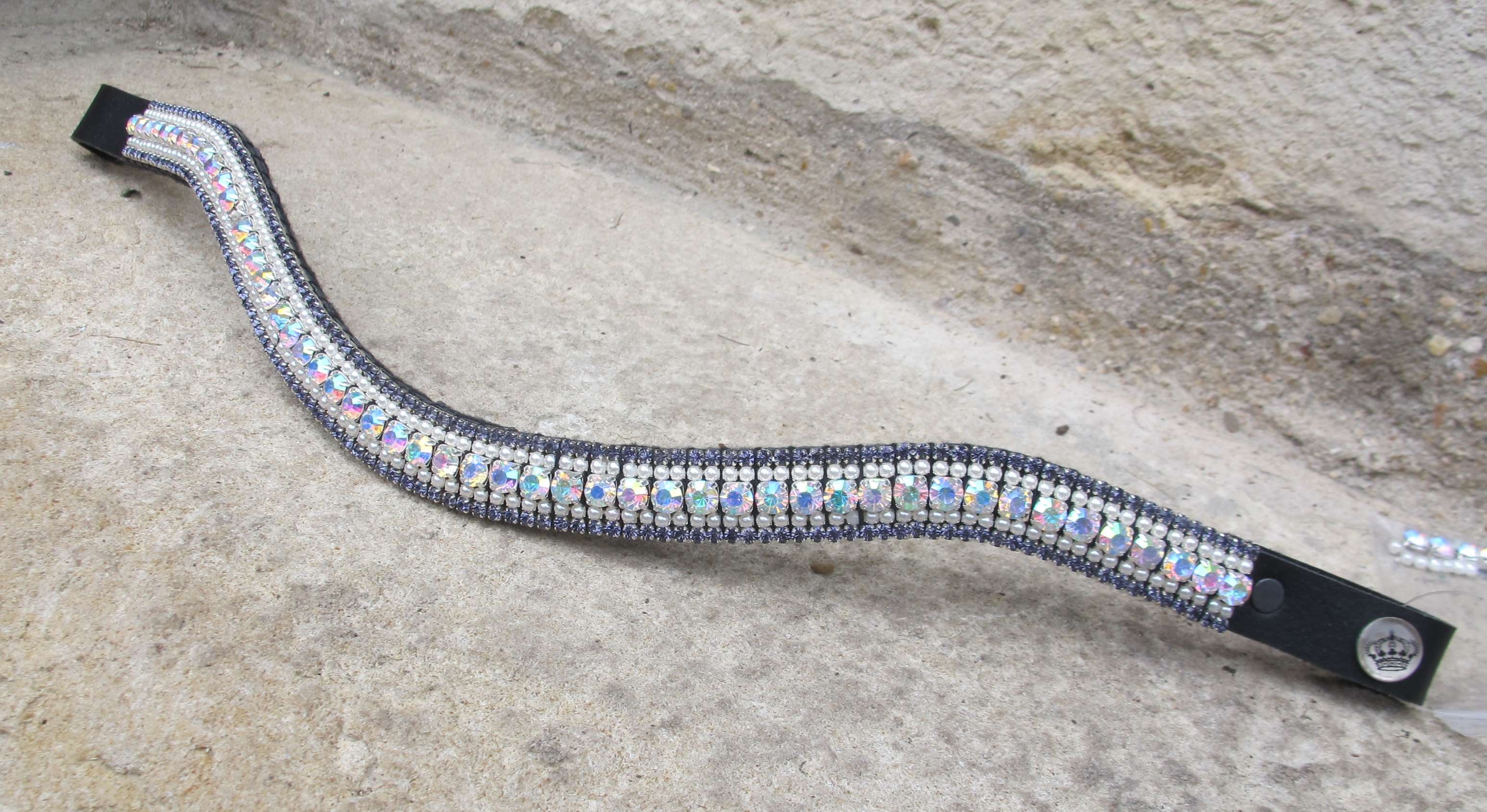 Frontal cristaux prune, perles et à reflets.