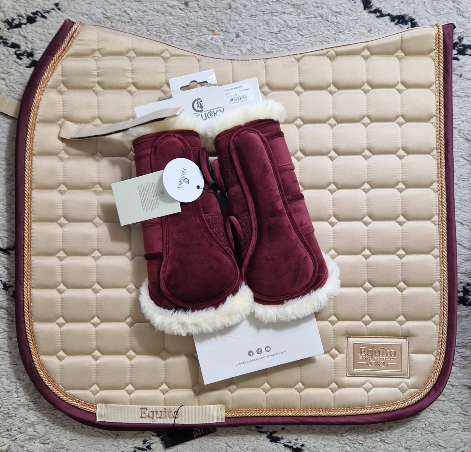 Tapis Dressage et Guêtres L Champagne/Prune - Equito x Kentucky