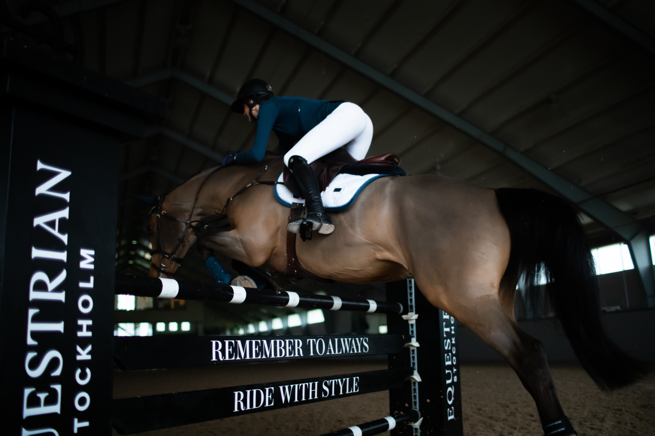 White Blue Meadow rug - Equestrian Stockholm