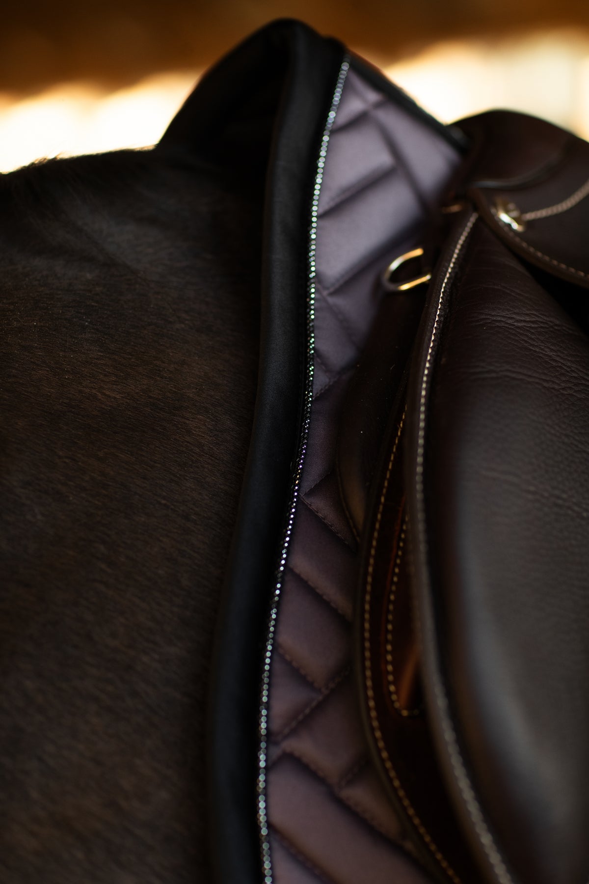 Tapis de selle Modern Dark Violet MIXTE - Equestrian Stockholm