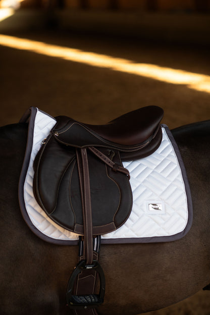 Tapis de selle Modern Blanc Dark Violet MIXTE - Equestrian Stockholm
