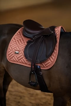 Tapis de selle Modern Coral MIXTE - Equestrian Stockholm