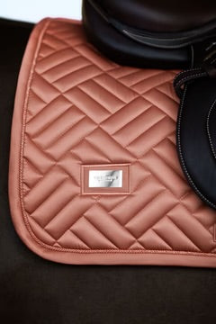 Tapis de selle Modern Coral MIXTE - Equestrian Stockholm