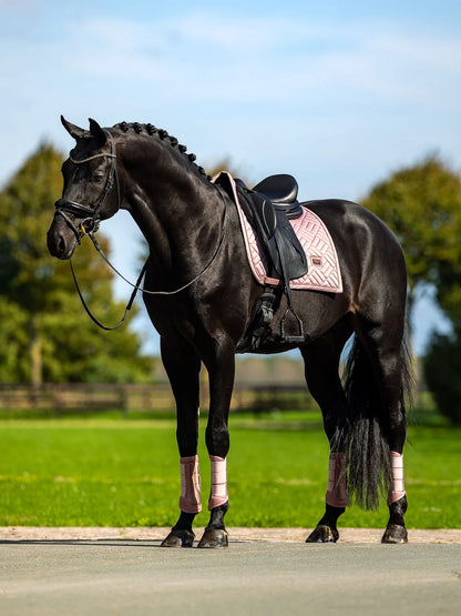 Tapis de selle Modern Midsummer Blush DRESSAGE - Equestrian Stockholm