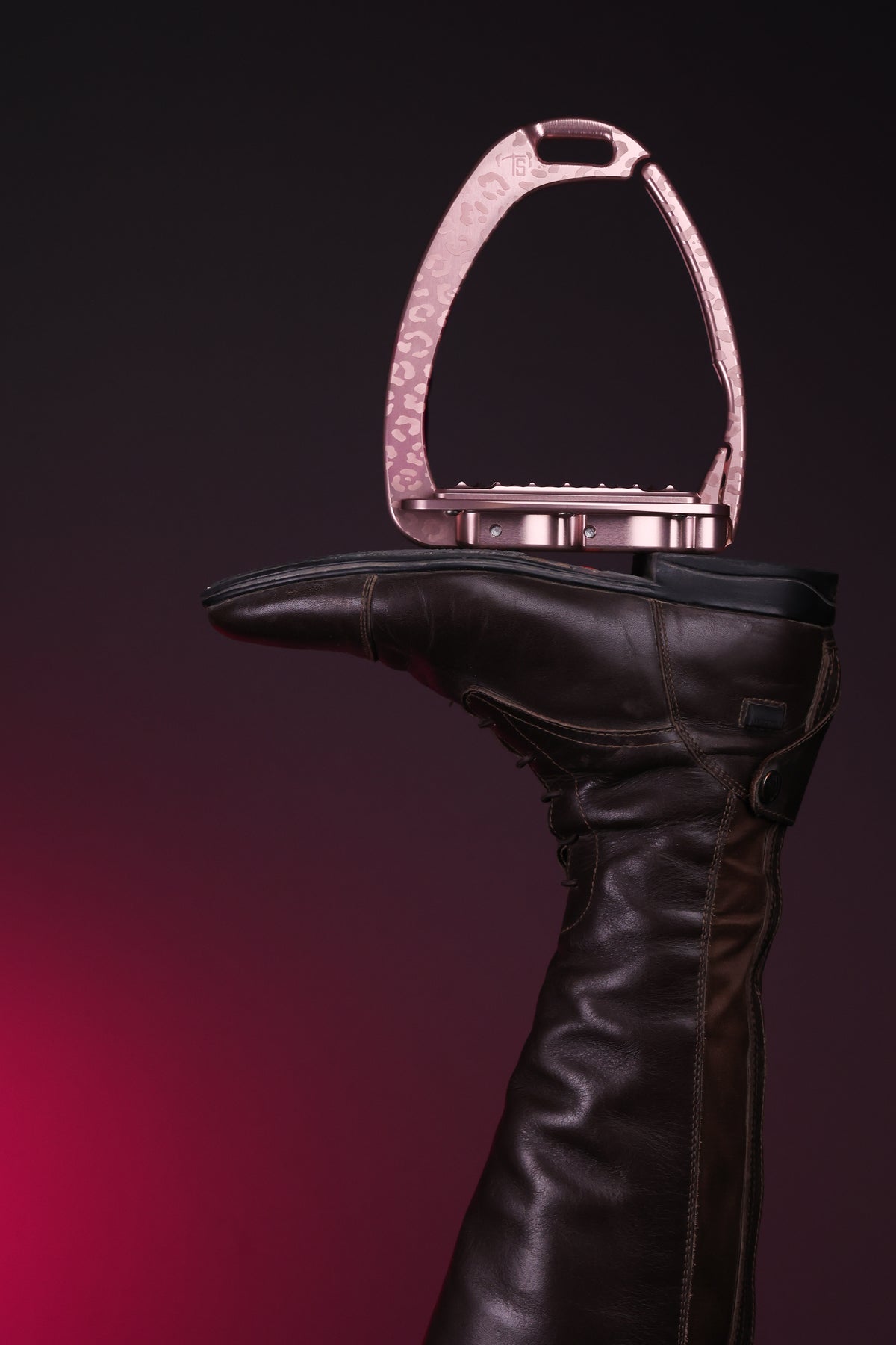 Etriers Untamed Leopard edition limitée Rose - Tech Stirrup